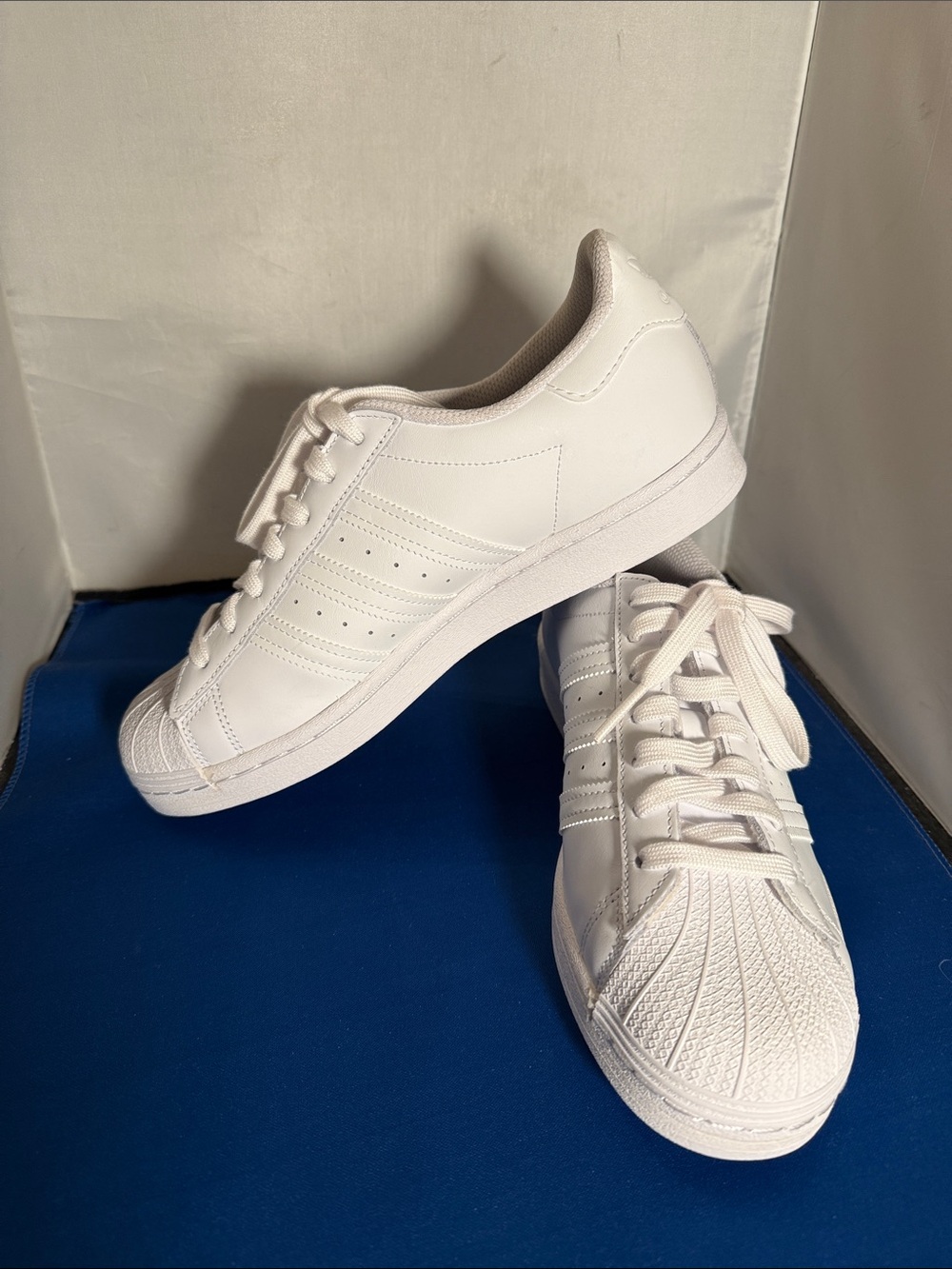 adidas mens White Classic Low-Top Sneakers new size 8